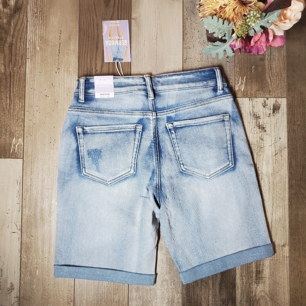 NWT Wax Jean Collection Bermuda Stretch Jean Shorts Women's Size Medium - Picture 2 of 16